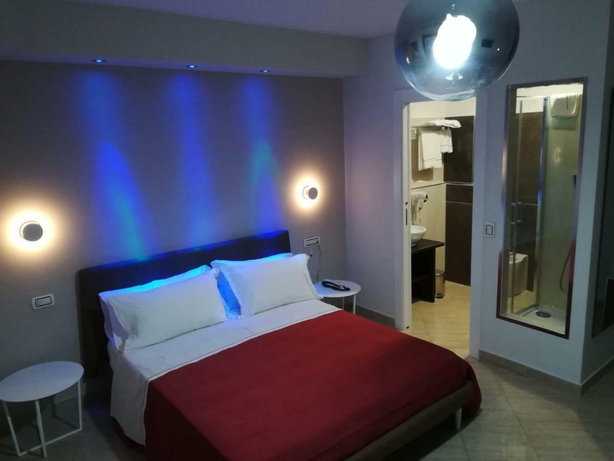 Sonevi Rooms Наполи Екстериор снимка