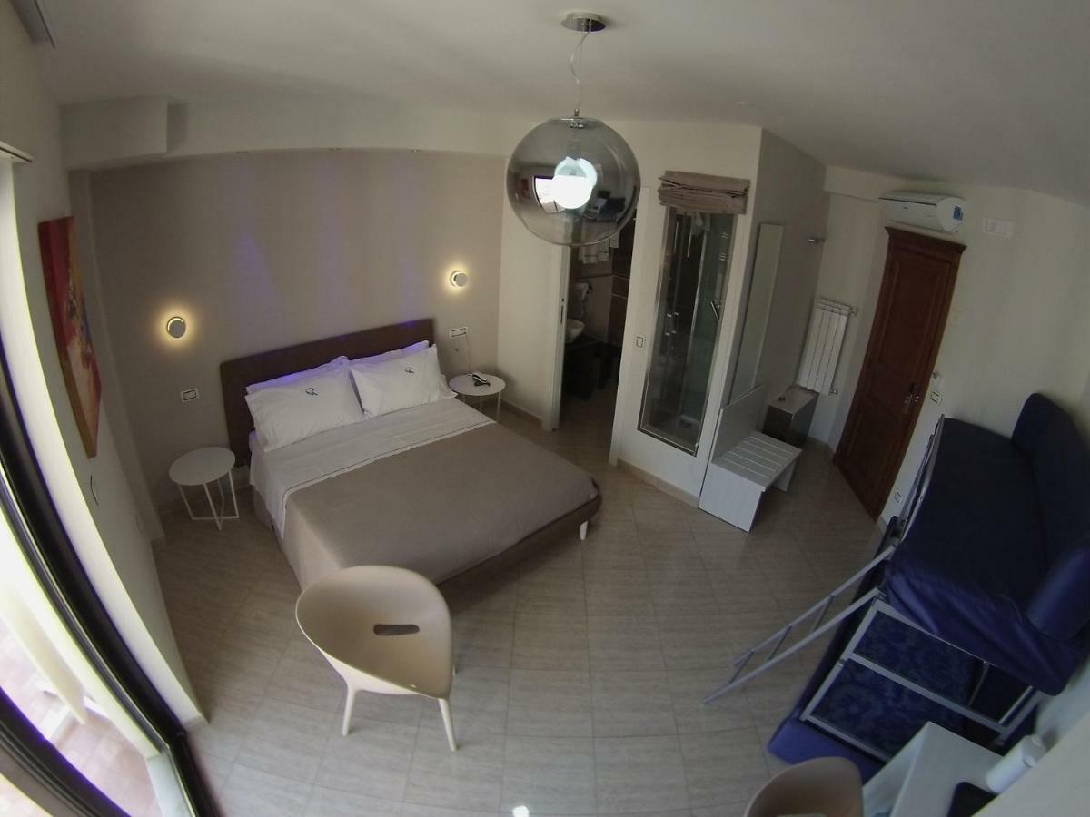 Sonevi Rooms Наполи Екстериор снимка