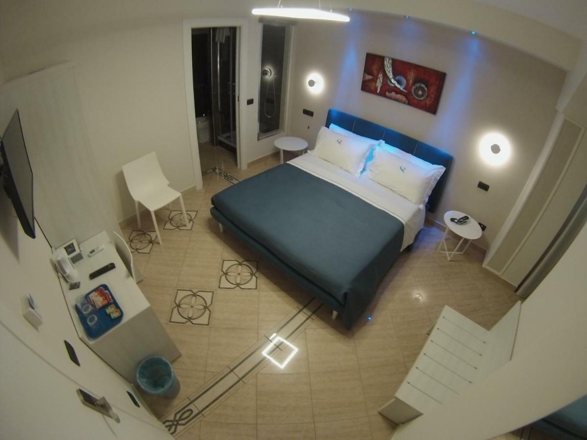 Sonevi Rooms Наполи Екстериор снимка