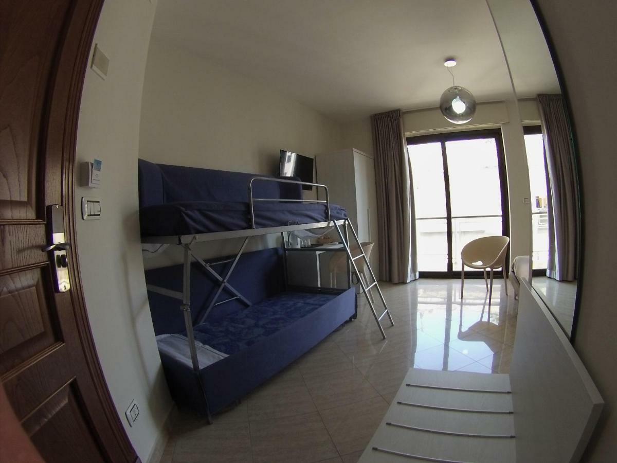 Sonevi Rooms Наполи Екстериор снимка