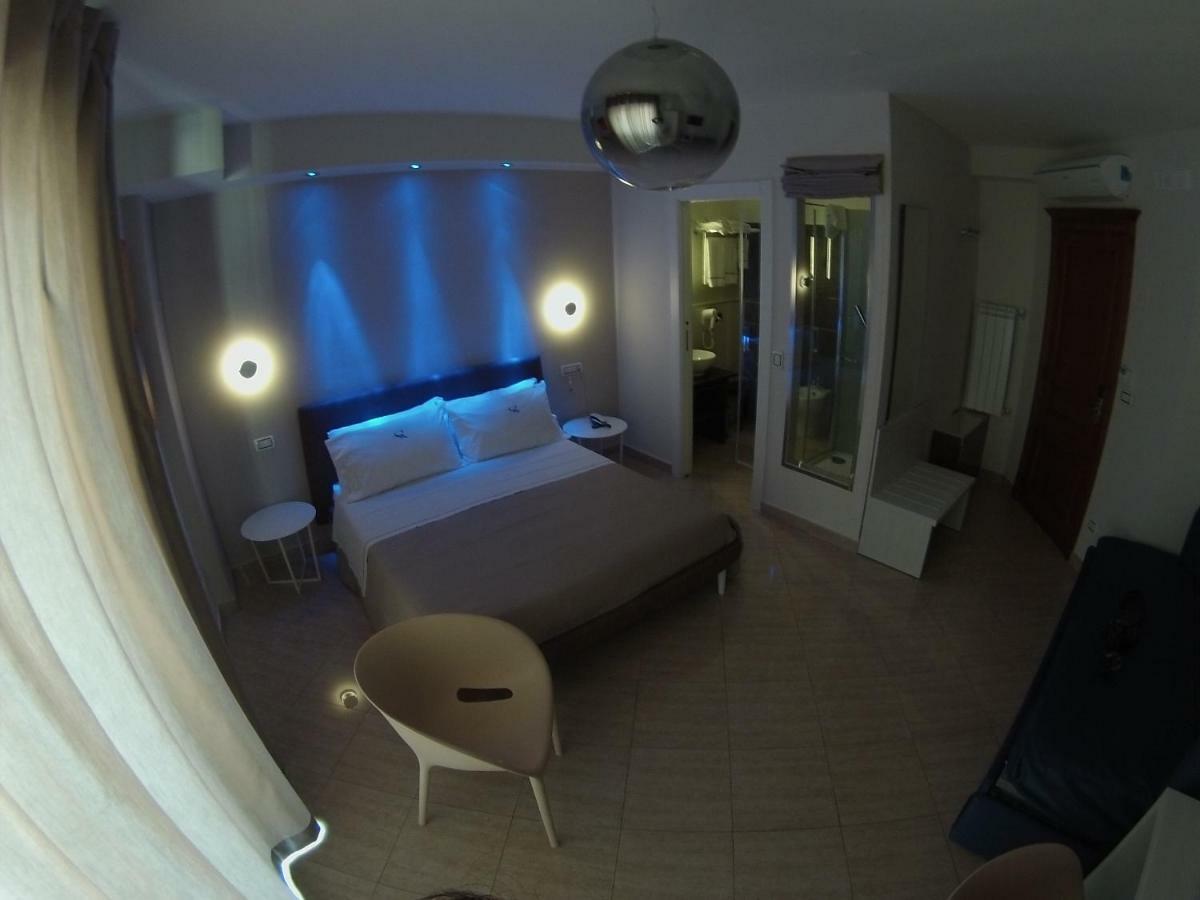 Sonevi Rooms Наполи Екстериор снимка