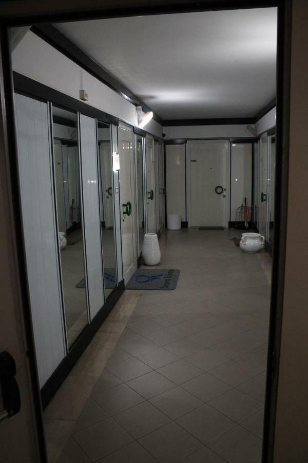 Sonevi Rooms Наполи Екстериор снимка