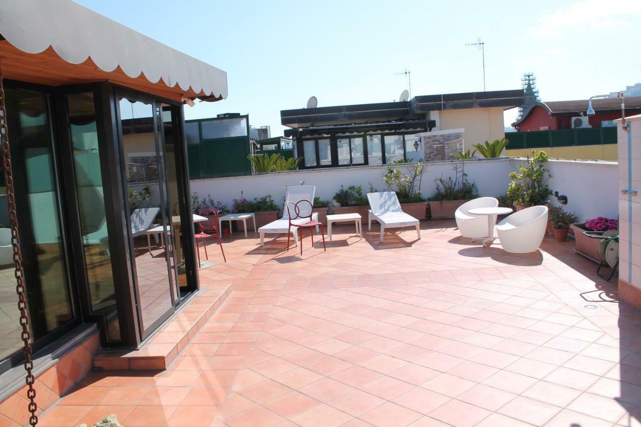 Sonevi Rooms Наполи Екстериор снимка