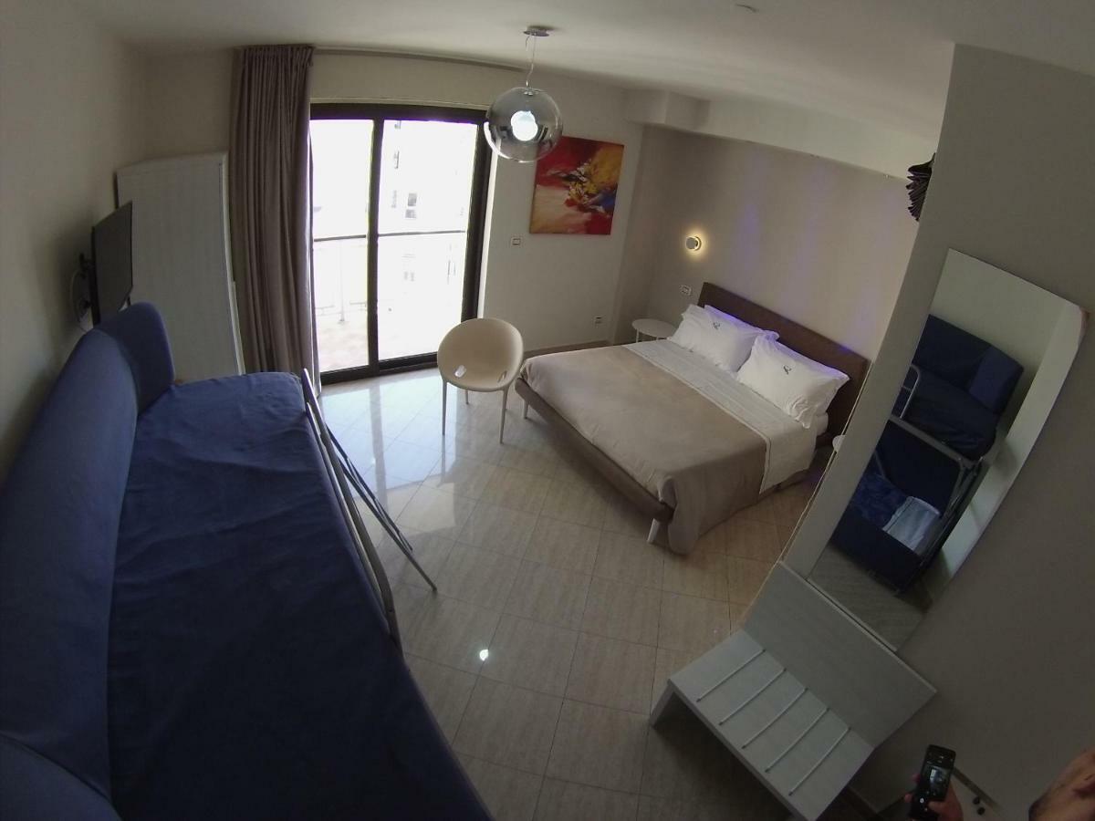 Sonevi Rooms Наполи Екстериор снимка