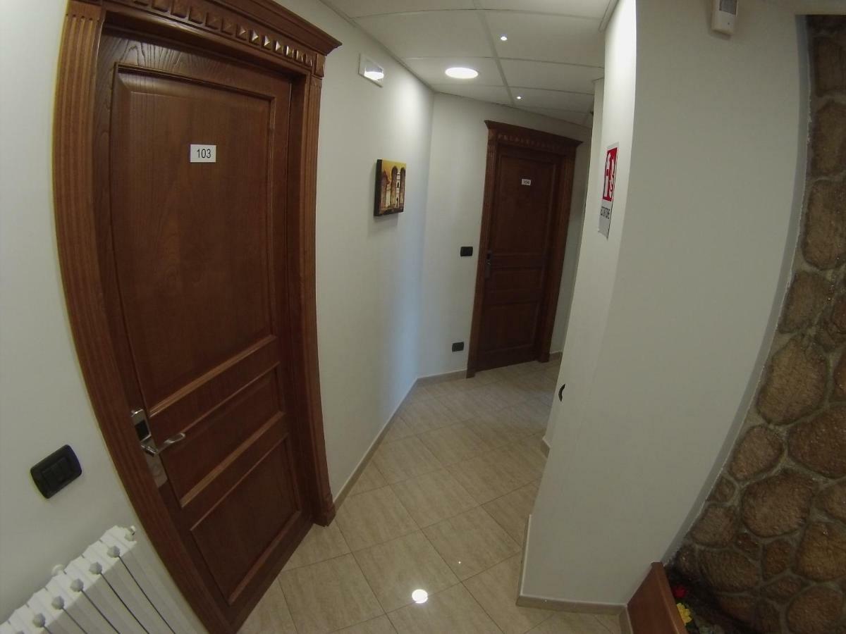 Sonevi Rooms Наполи Екстериор снимка
