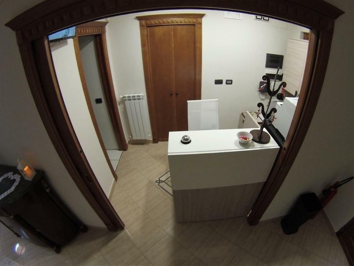 Sonevi Rooms Наполи Екстериор снимка