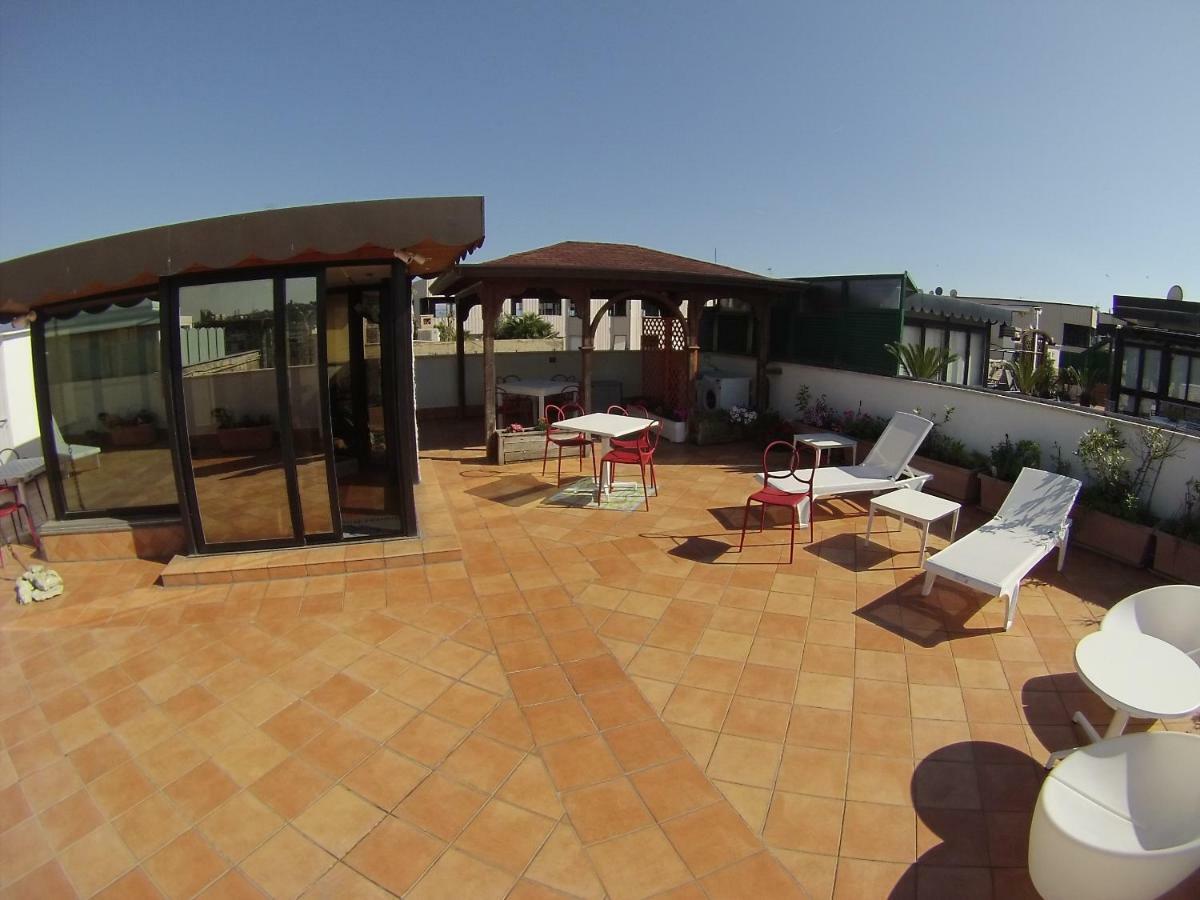Sonevi Rooms Наполи Екстериор снимка